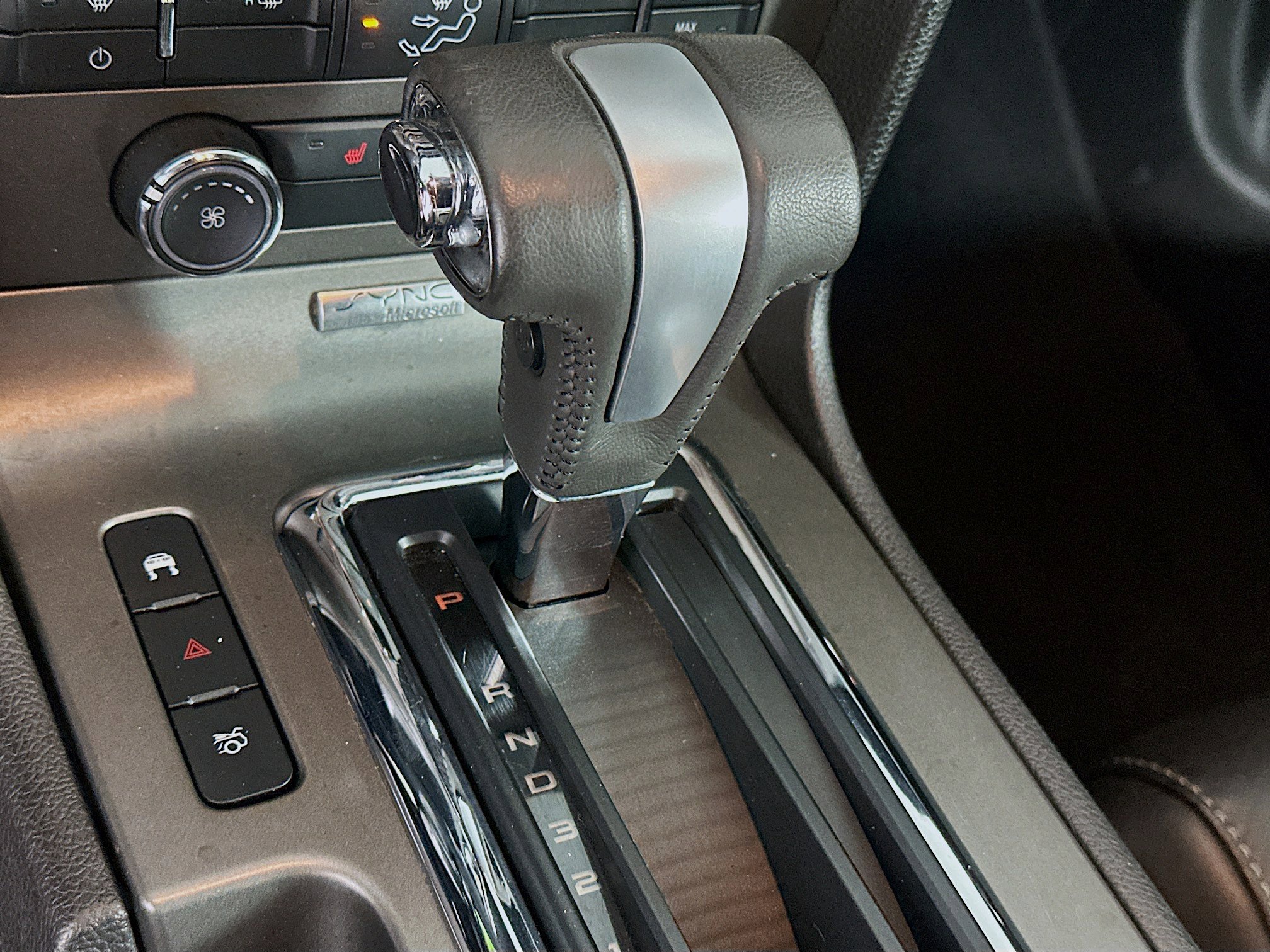 Used 2010 Ford Mustang GT Premium image 22