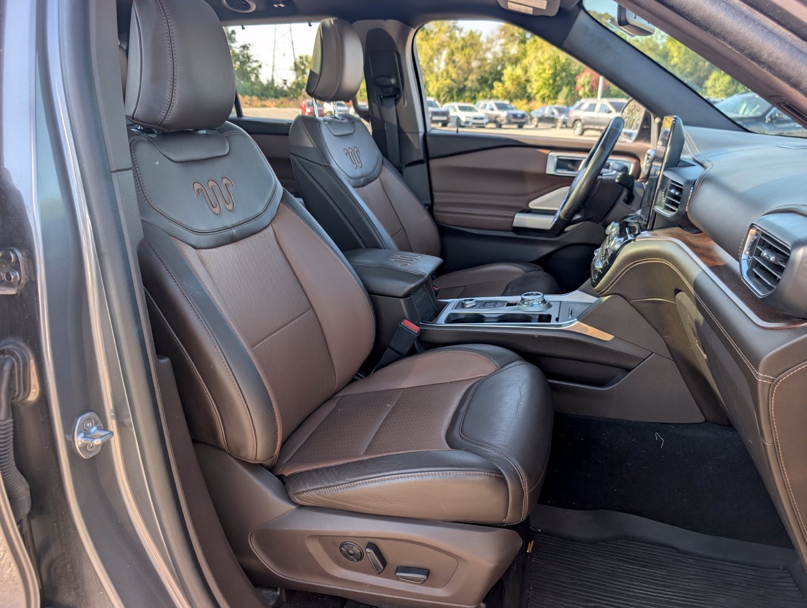 Used 2022 Ford Explorer King Ranch w/ Premium Technology Package AWD/4WD image 38