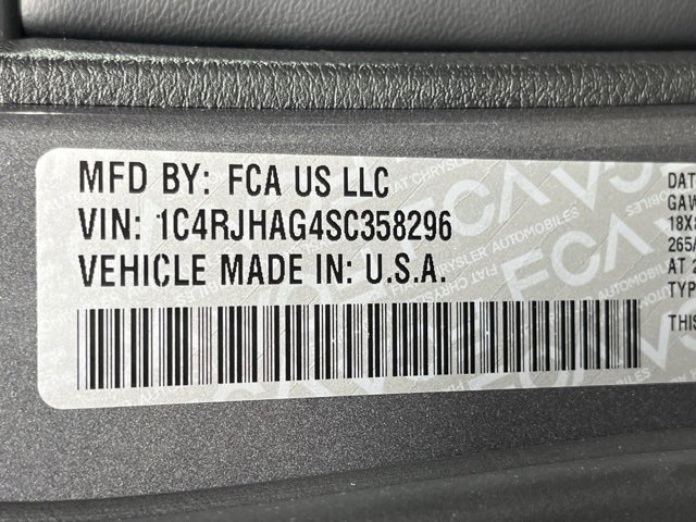 New 2025 Jeep Grand Cherokee Laredo w/ Luxury Tech Group I image 10