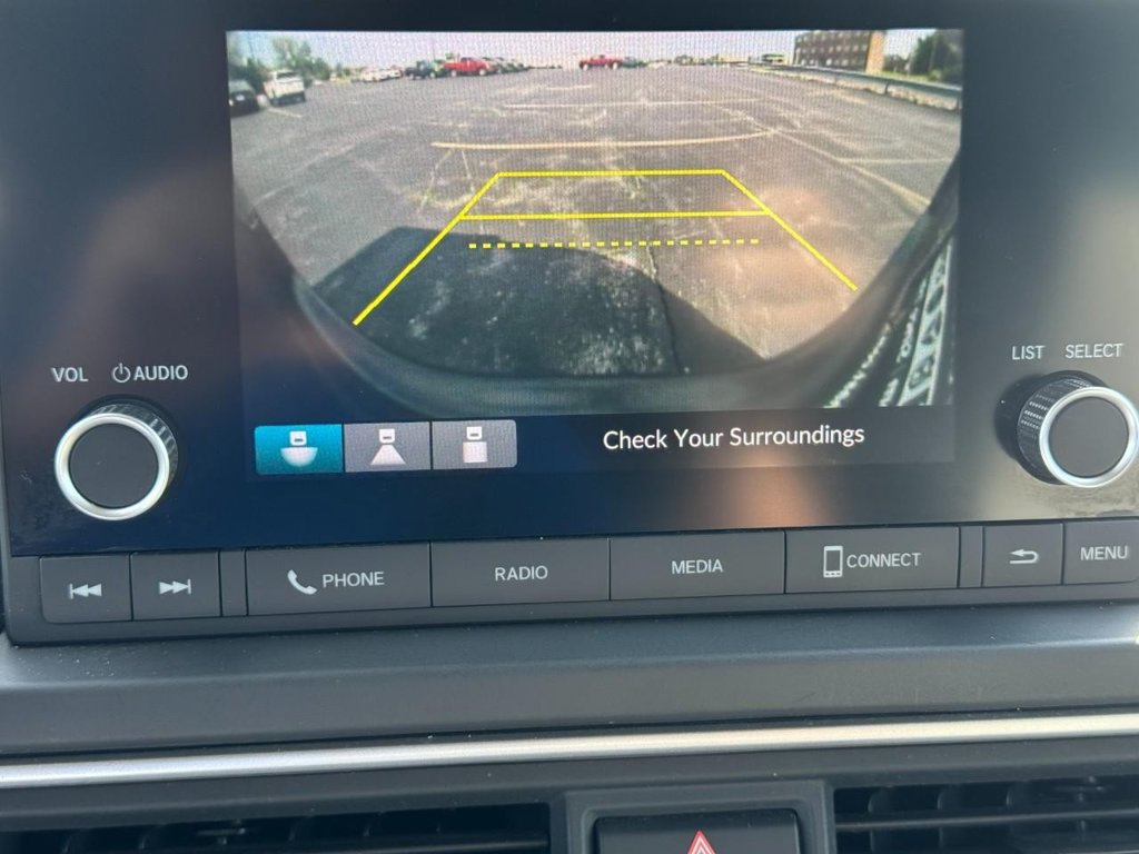 Used 2023 Honda Pilot LX image 29