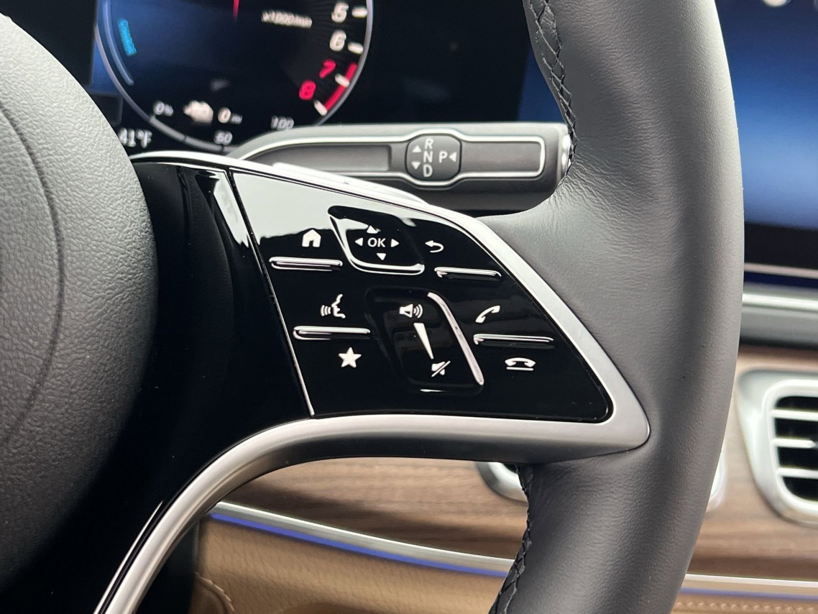 New 2026 Mercedes-Benz GLE 450e 4MATIC image 30