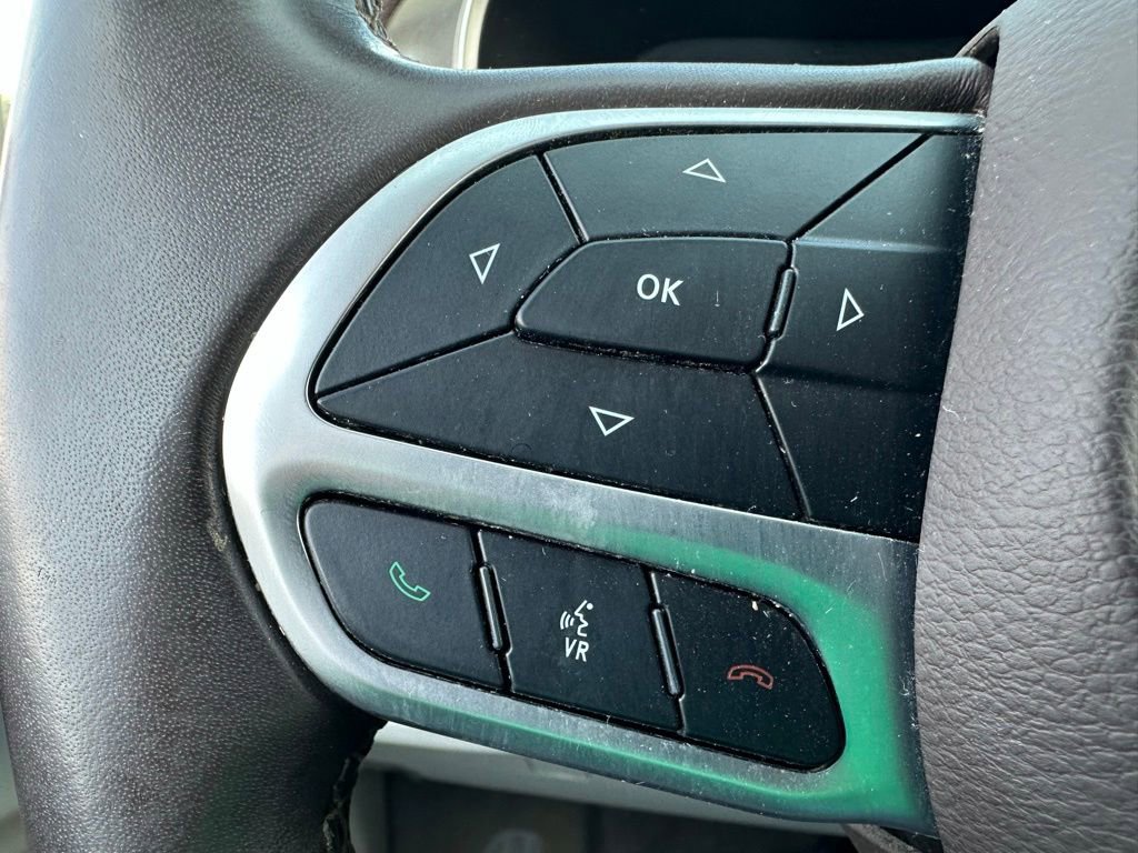 Used 2017 Chrysler Pacifica Touring-L image 24