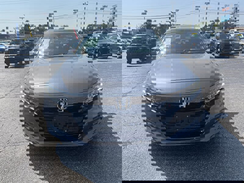 Used 2018 Honda Accord Sport image 8