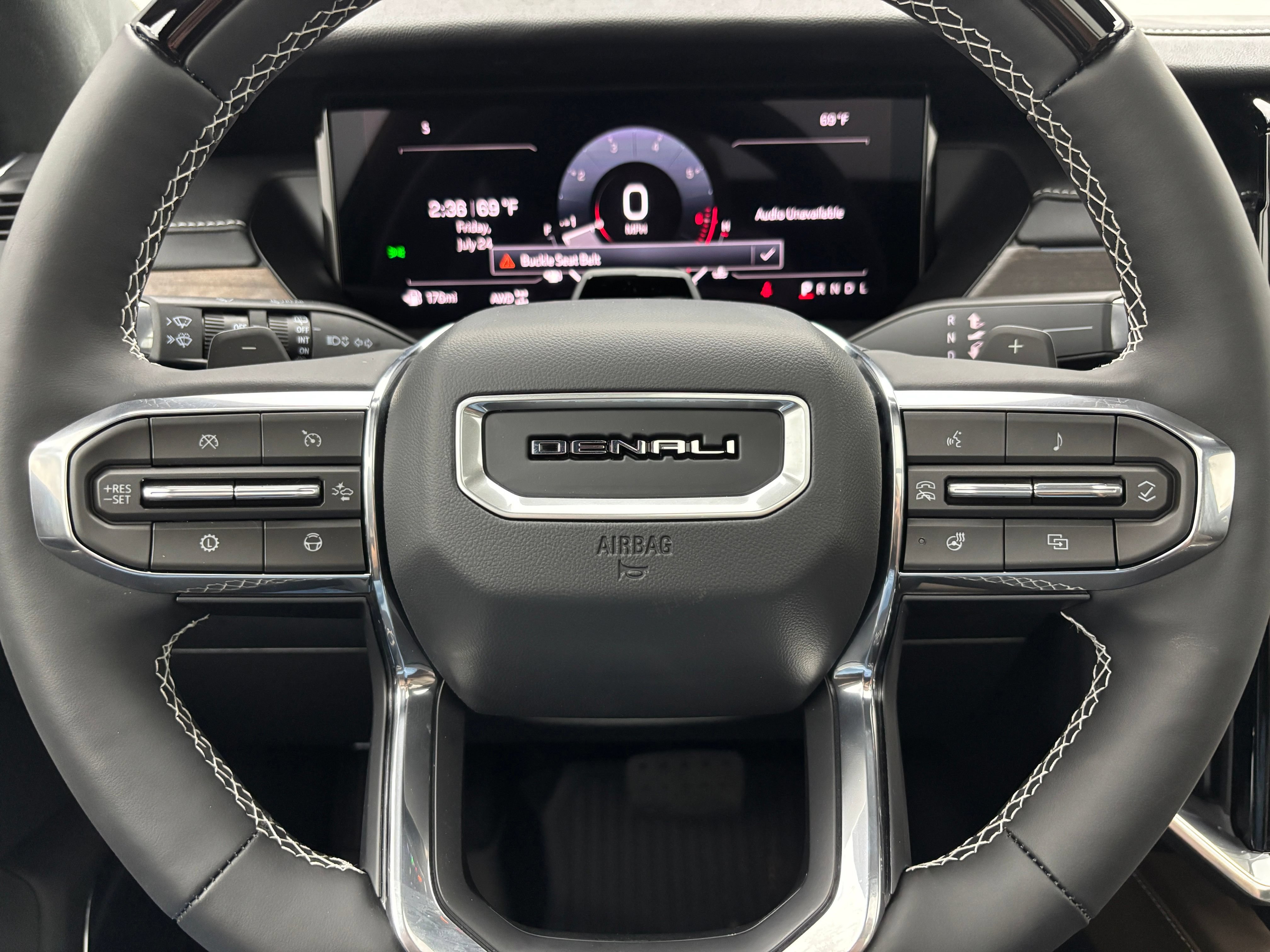 New 2026 GMC Acadia Denali Ultimate w/ LPO, Floor Liner Package AWD/4WD image 24