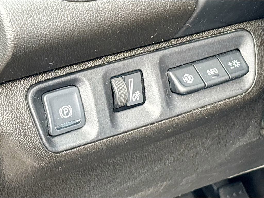 Used 2022 GMC Acadia Denali w/ Denali Ultimate Package image 10