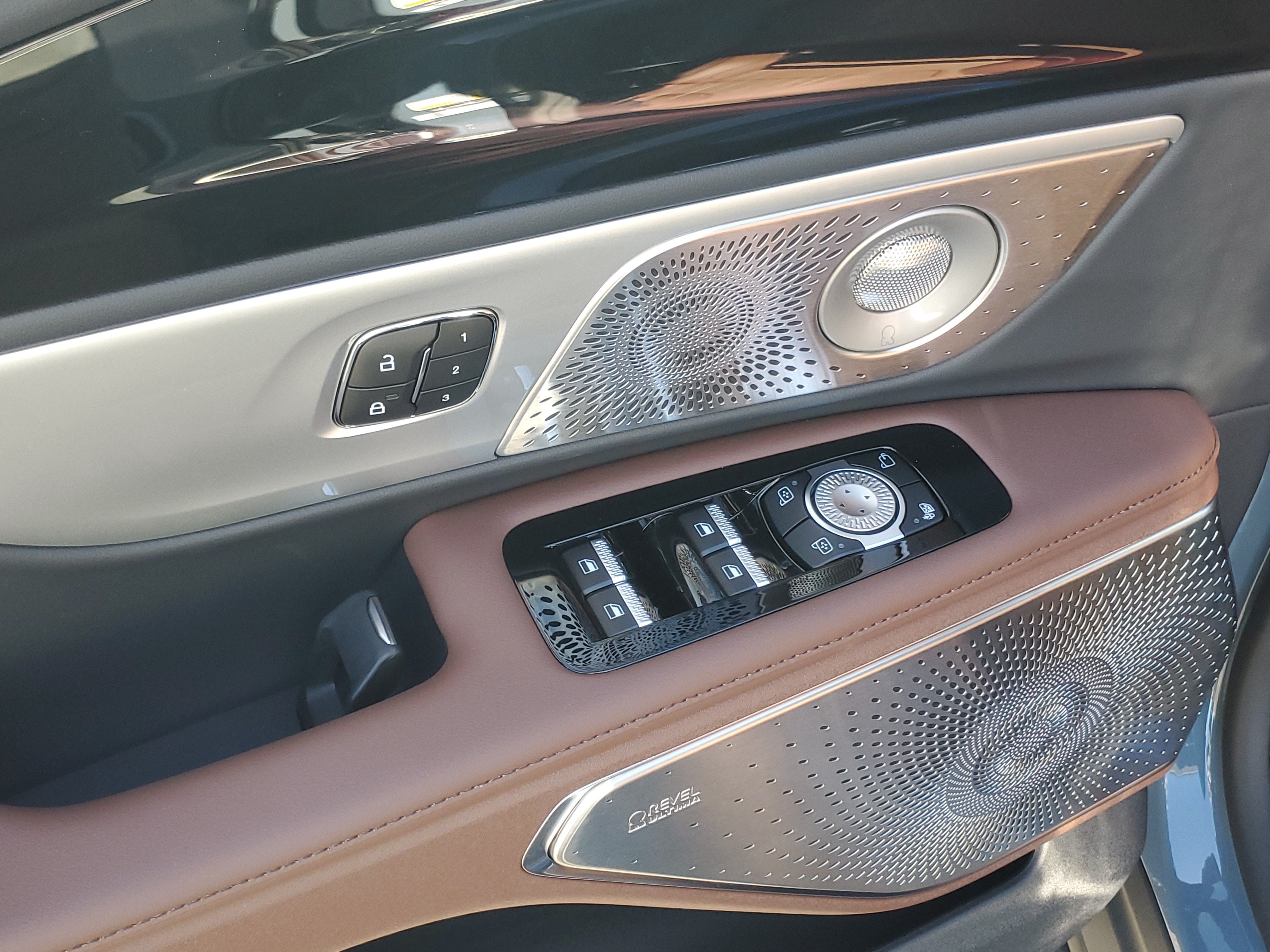 New 2026 Lincoln Nautilus Reserve AWD/4WD image 9