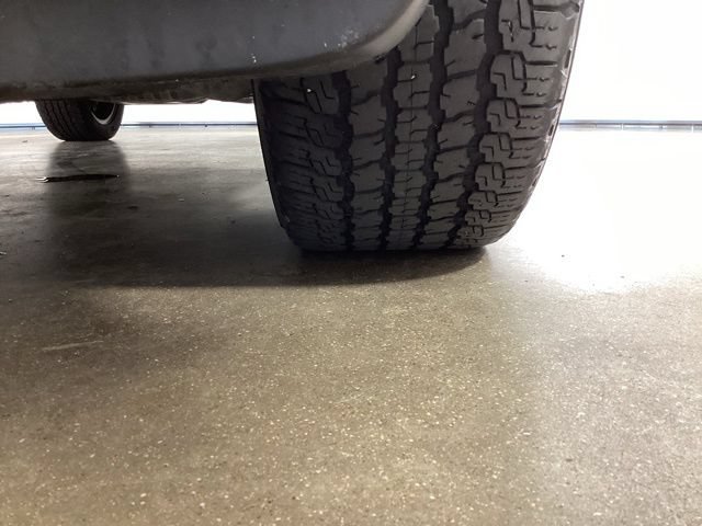 Used 2019 Jeep Grand Cherokee Overland AWD/4WD image 25