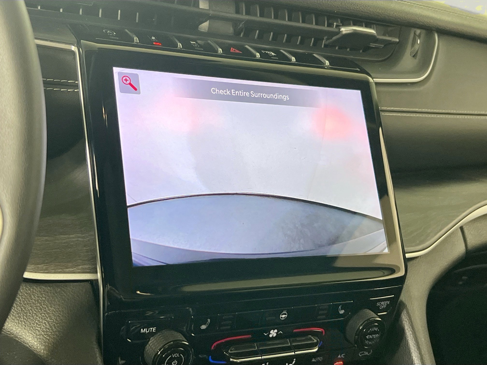 Used 2023 Jeep Grand Cherokee Limited AWD/4WD image 14
