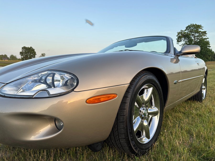 Used 1997 Jaguar XK8 Convertible RWD image 9