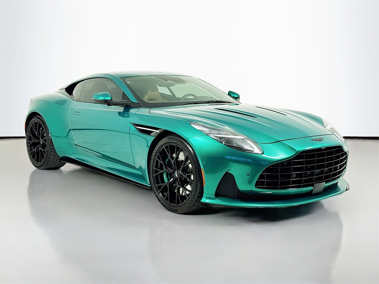 Used 2025 Aston Martin DB12 Coupe image 1