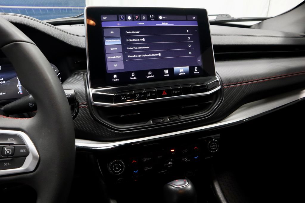 Used 2025 Jeep Compass Trailhawk AWD/4WD image 31