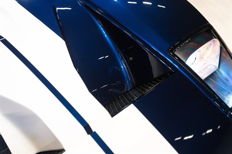 Used 2006 Ford GT RWD image 19
