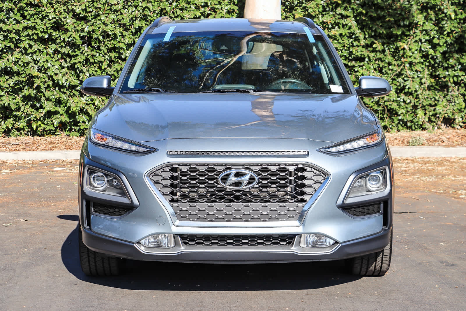 Used 2021 Hyundai Kona Limited w/ Cargo Package AWD/4WD image 2