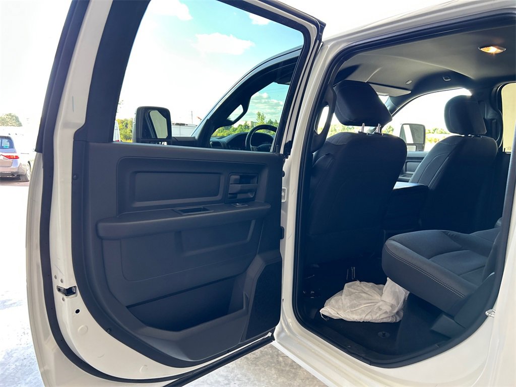 New 2024 RAM 2500 Tradesman w/ Chrome Appearance Group image 30