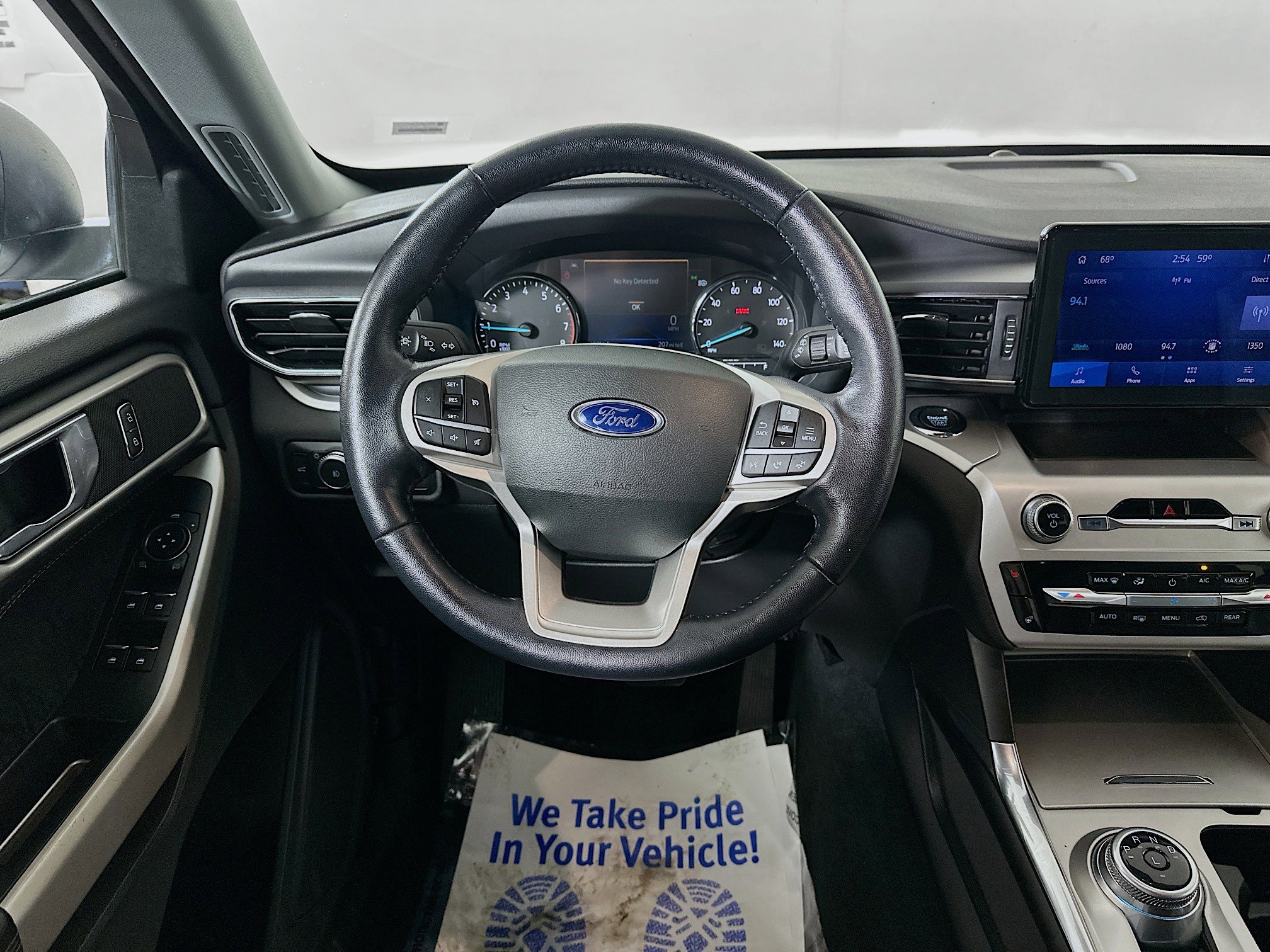 Used 2022 Ford Explorer XLT w/ Equipment Group 202A image 20