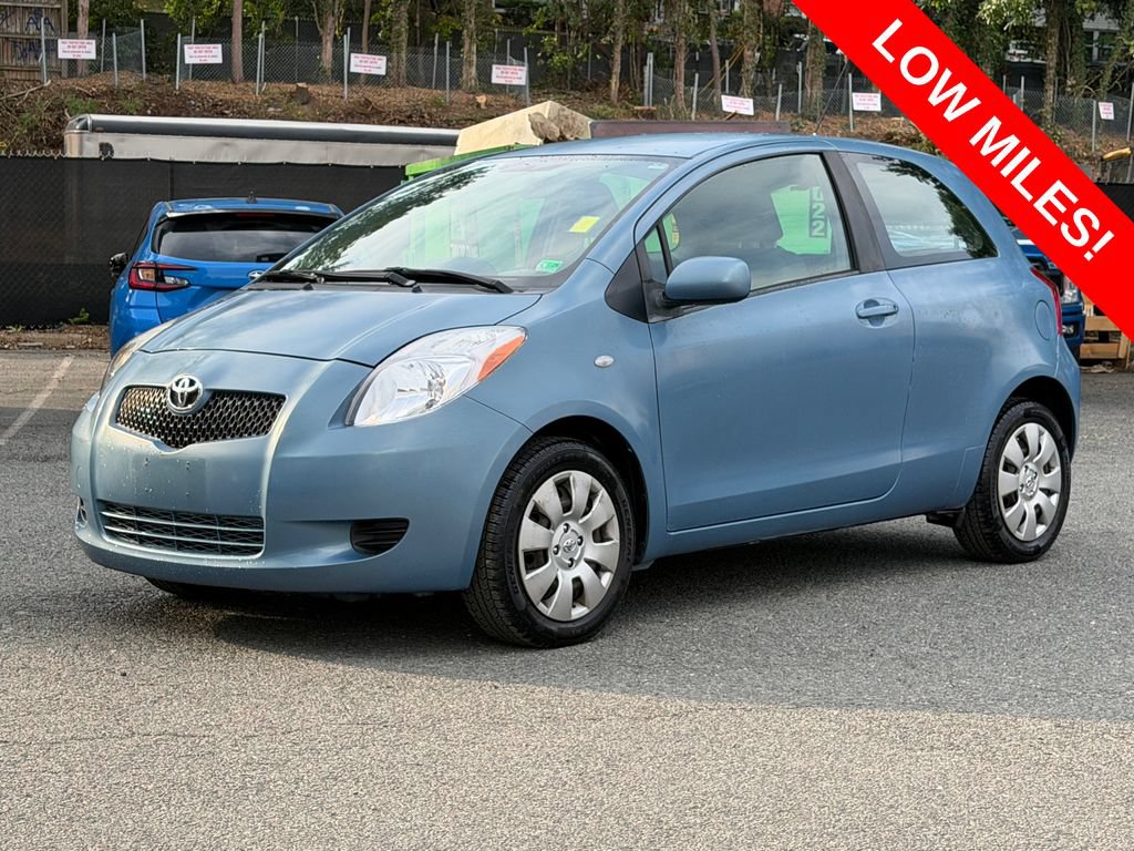 Used 2008 Toyota Yaris 2-Door Hatchback FWD image 3