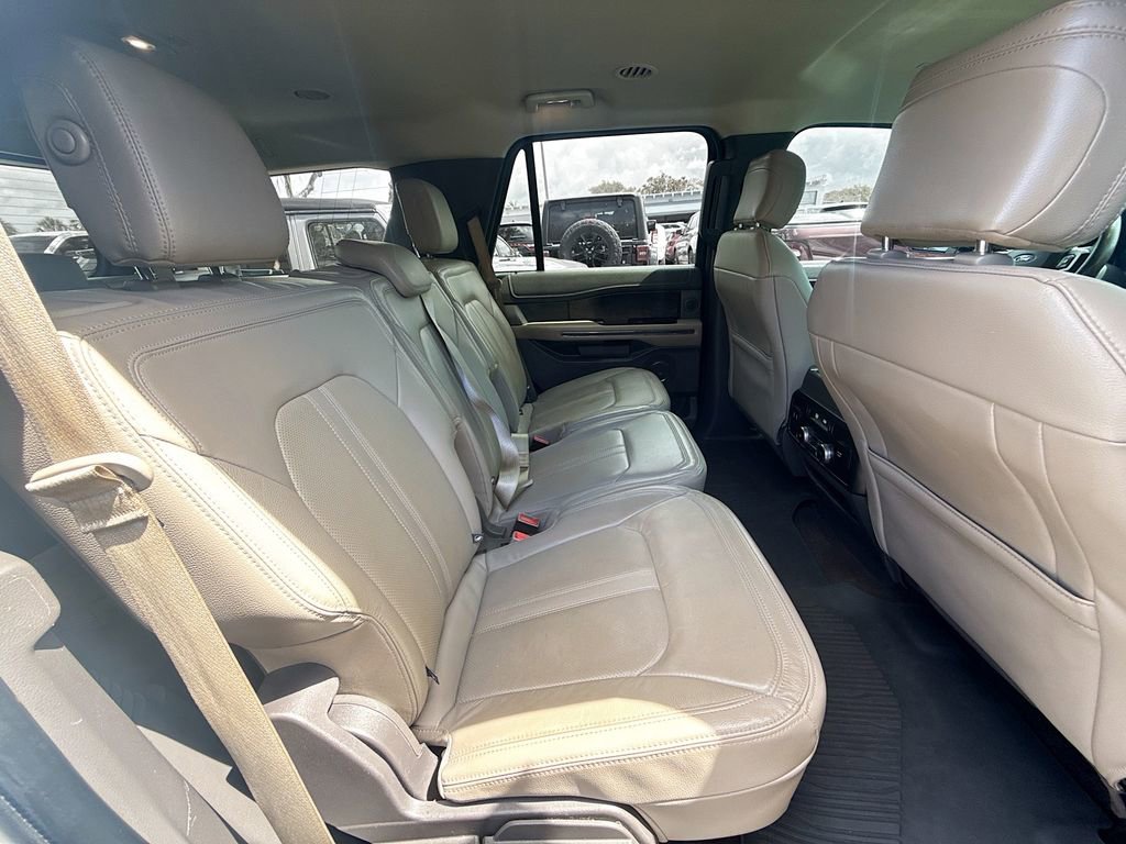 Used 2020 Ford Expedition Limited image 32