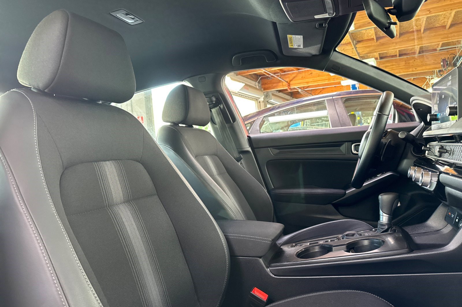 Used 2025 Honda Civic Sport image 31