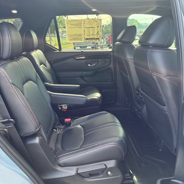 Used 2023 Honda Pilot TrailSport image 20
