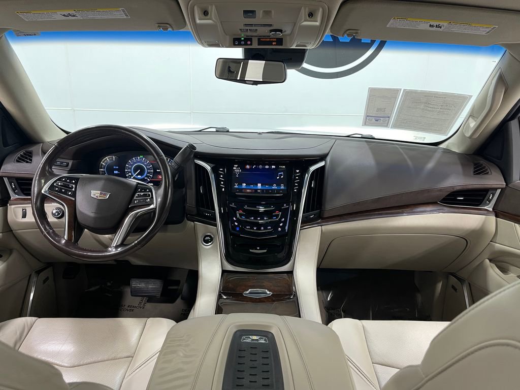 Used 2017 Cadillac Escalade ESV Luxury image 22