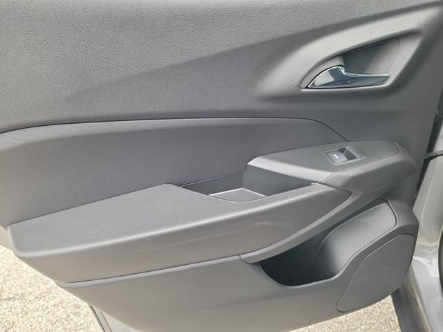 Used 2026 Chevrolet Trax LS FWD image 10