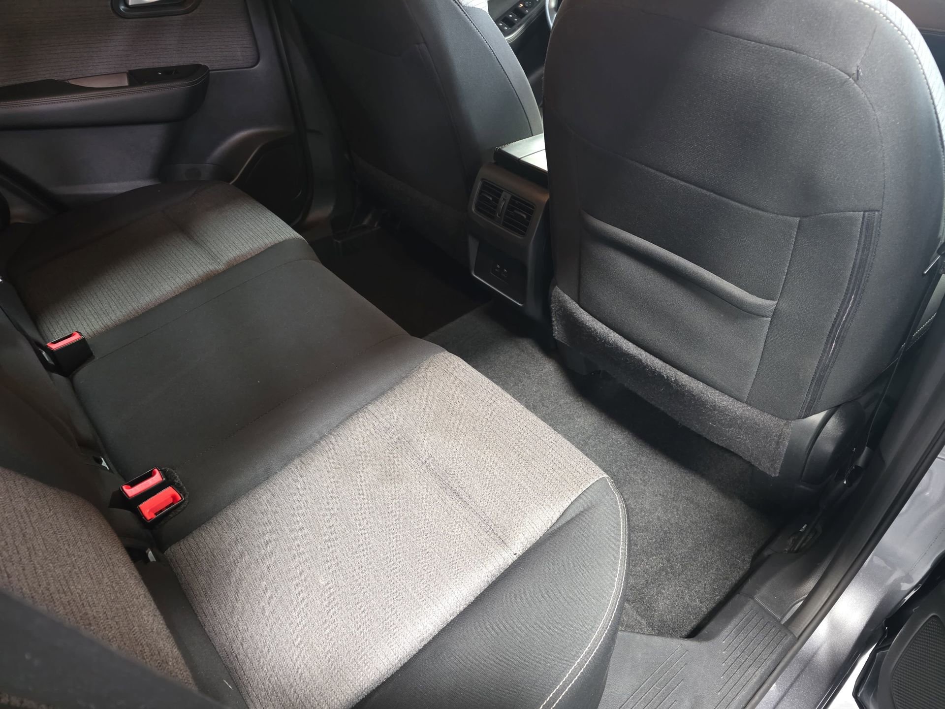 Used 2023 Nissan Rogue SV FWD image 11