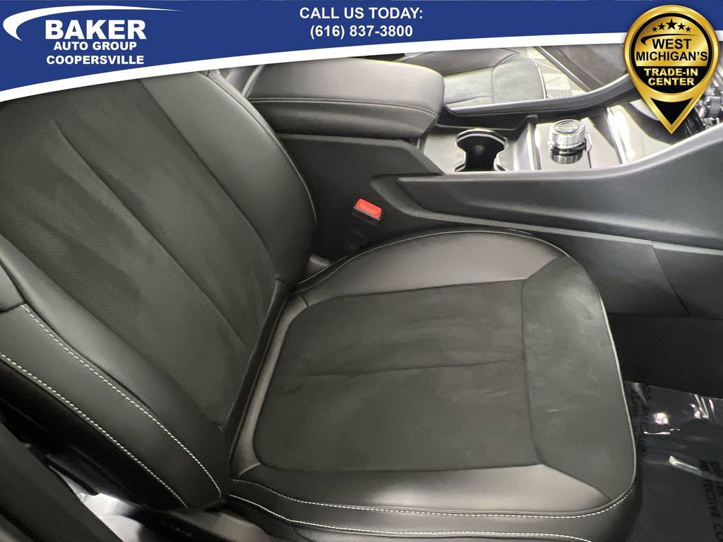 Used 2025 Jeep Grand Cherokee Altitude image 28