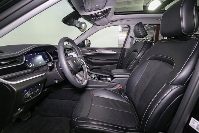 Used 2022 Jeep Grand Cherokee Limited 4xe w/ Luxury Tech Group II image 45