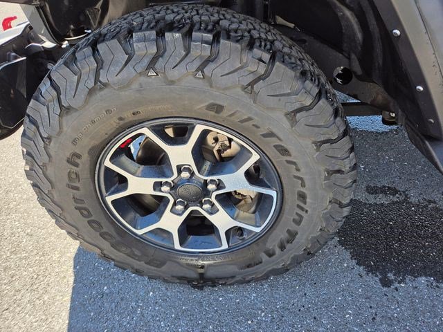 Used 2022 Jeep Wrangler Unlimited Rubicon w/ LED Lighting Group AWD/4WD image 24