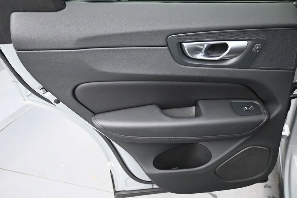Used 2024 Volvo XC60 B5 Plus AWD/4WD image 20