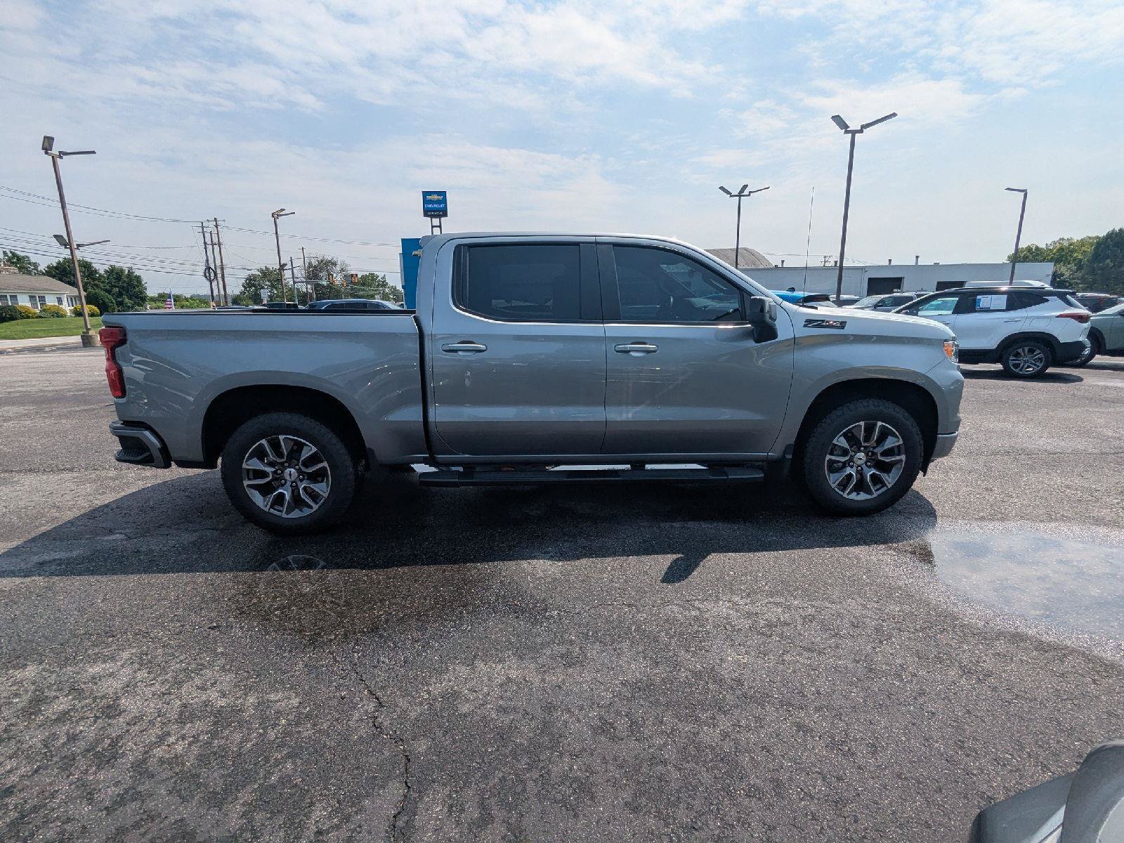 Used 2025 Chevrolet Silverado 1500 RST AWD/4WD image 9