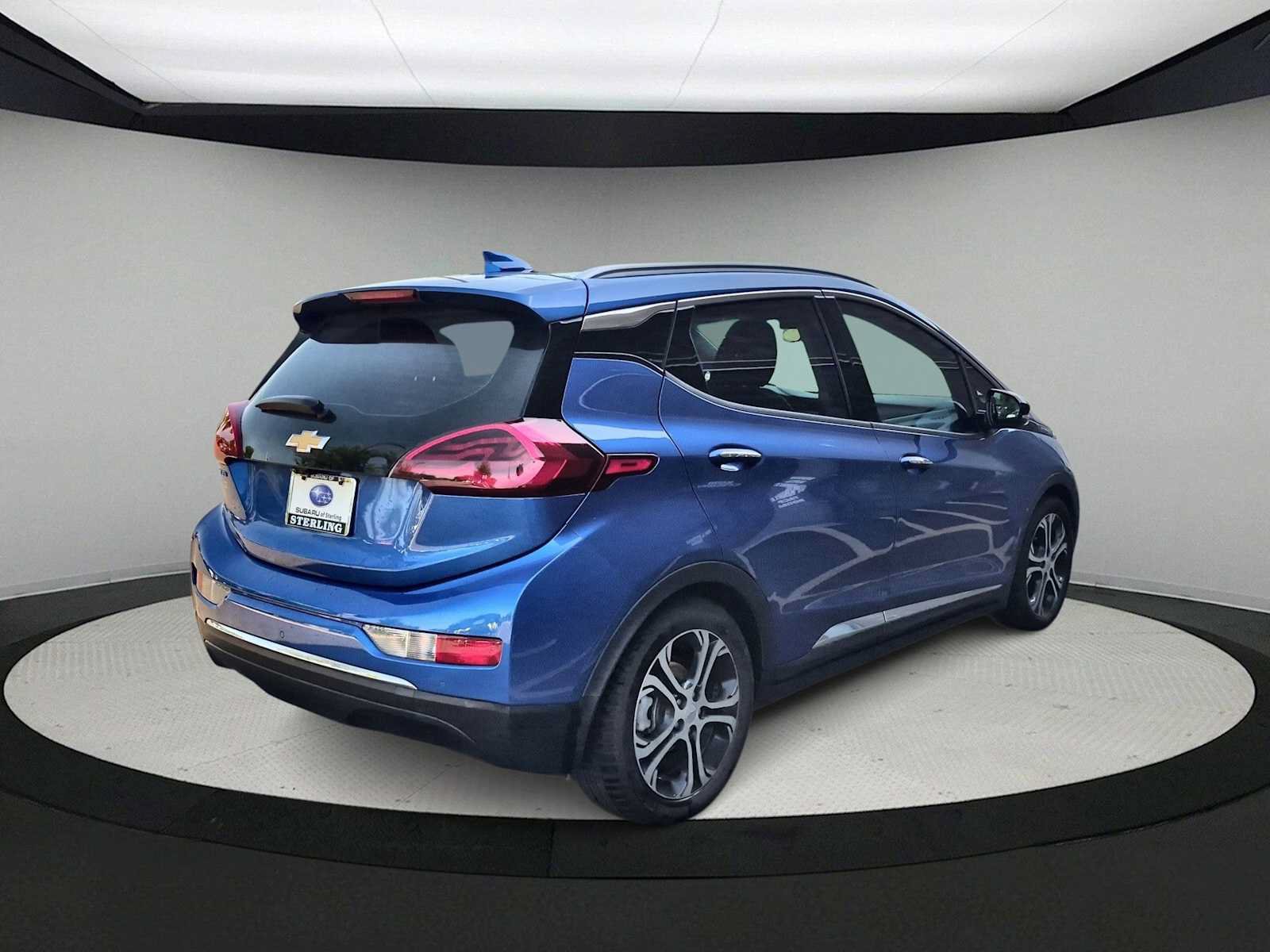 Used 2020 Chevrolet Bolt Premier w/ Infotainment Package FWD image 8