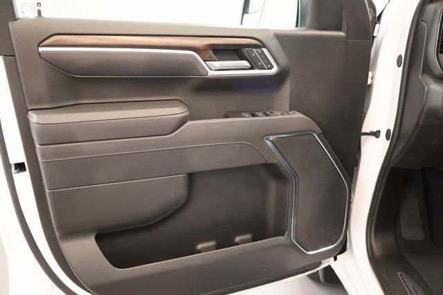 Used 2026 GMC Sierra 1500 SLT image 9