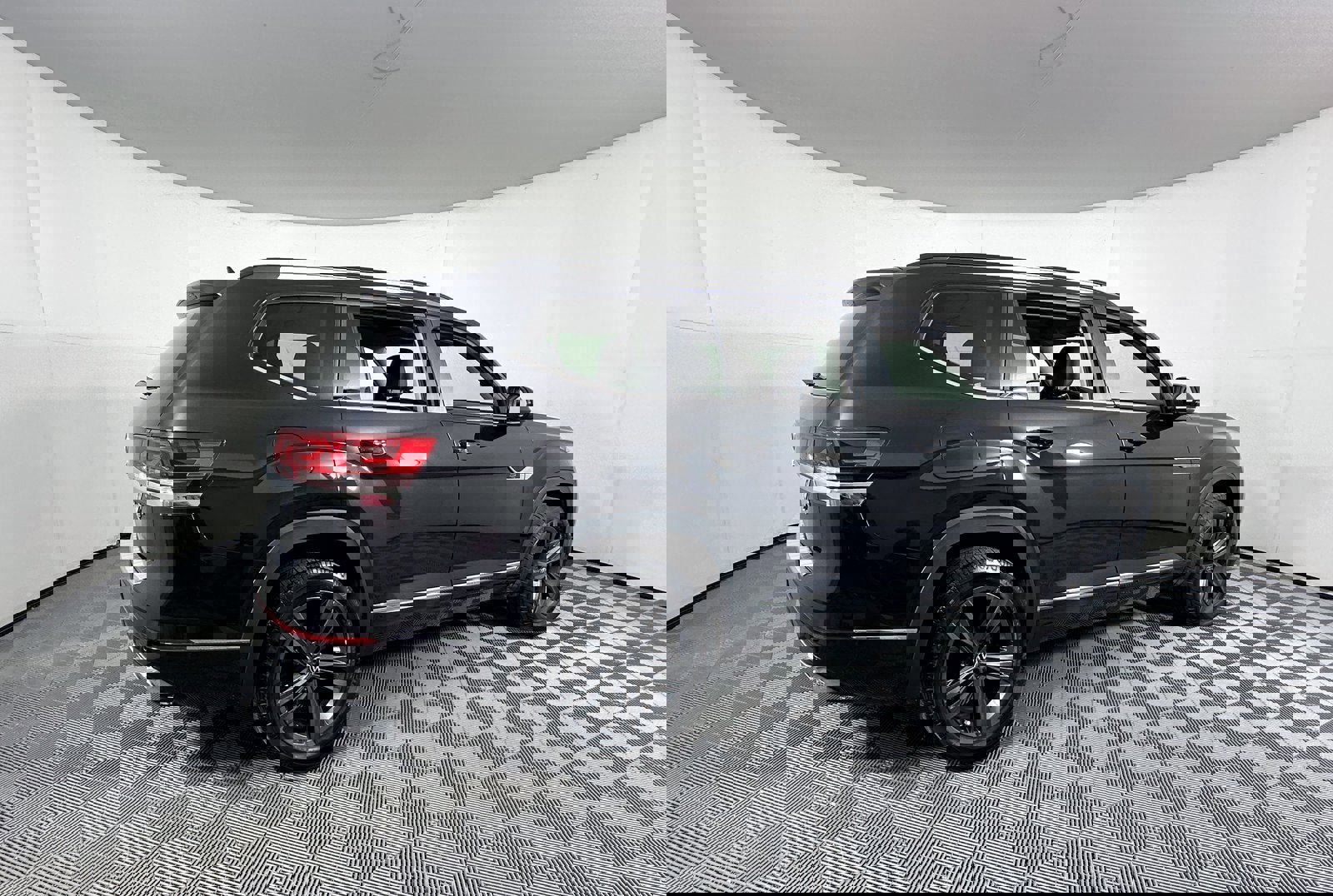 Used 2021 Volkswagen Atlas SE image 4