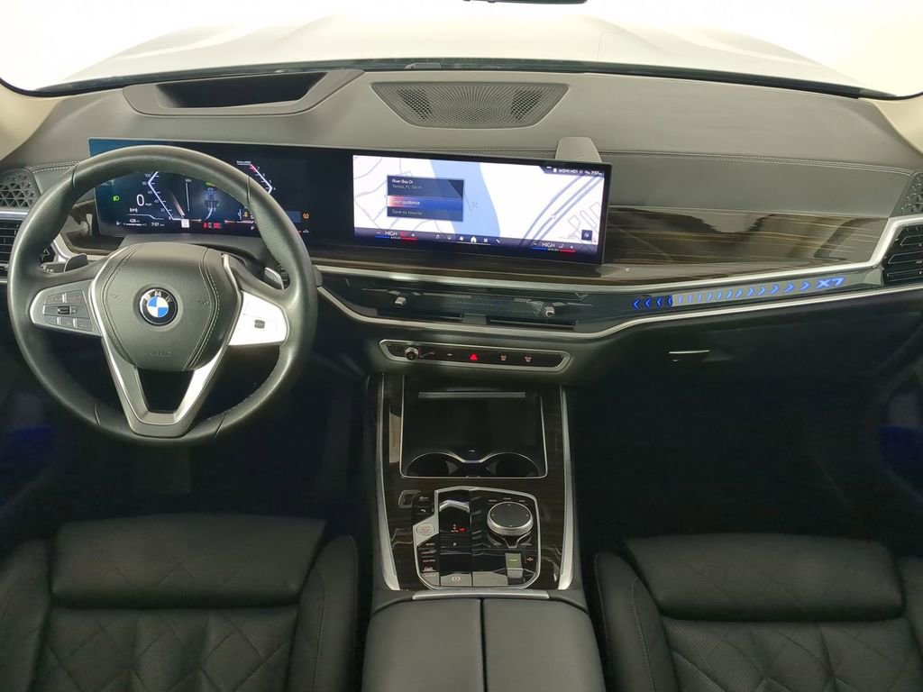 Used 2024 BMW X7 xDrive40i w/ Premium Package image 19
