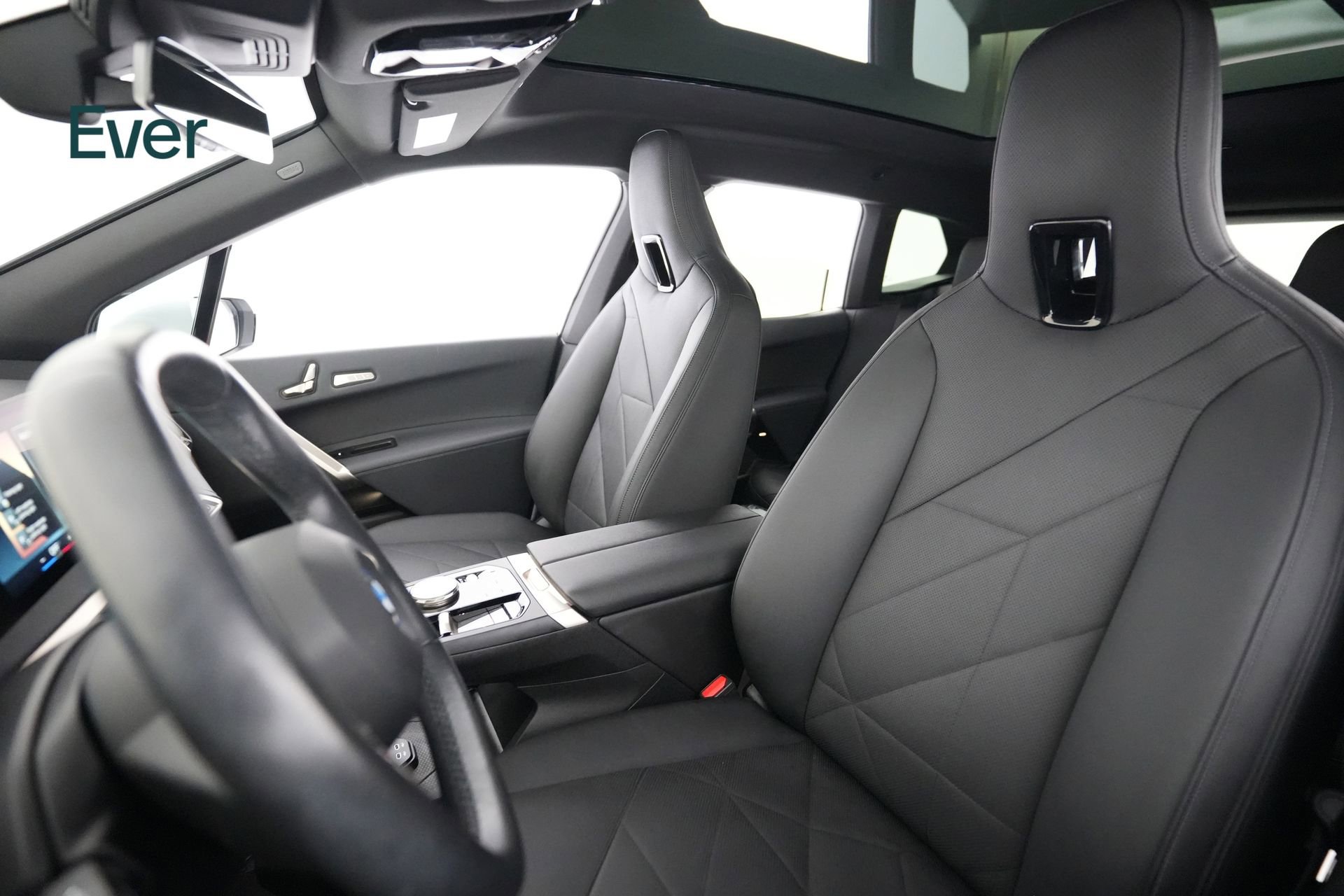 Used 2022 BMW iX xDrive50 w/ Premium Package image 4