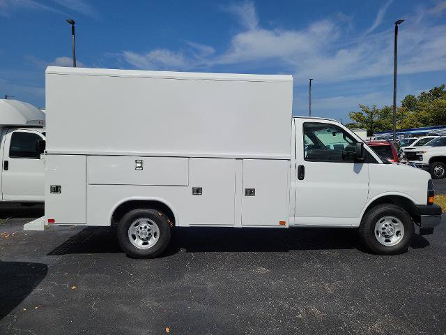 New 2025 Chevrolet Express 3500 w/ Power Convenience Package RWD image 4