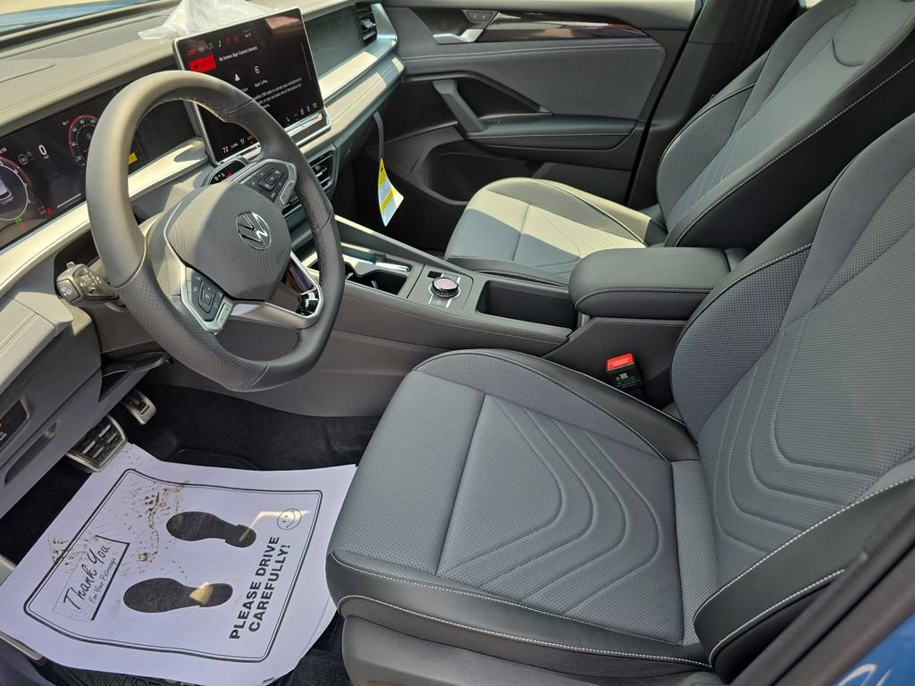 New 2026 Volkswagen Tiguan SE R-Line AWD/4WD image 13