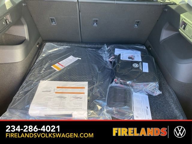 New 2025 Volkswagen Tiguan SE image 63