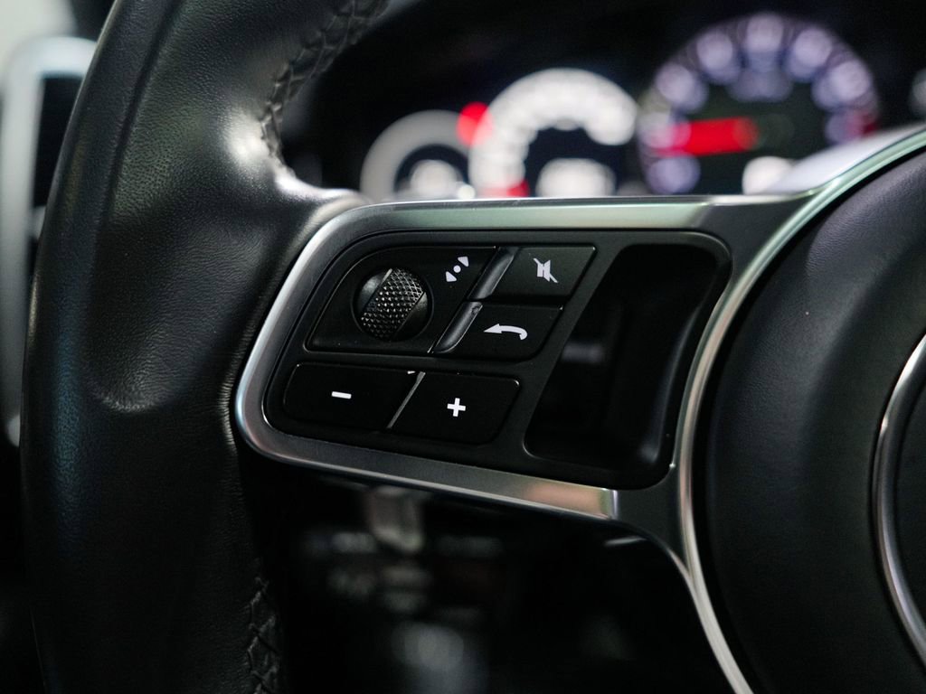 Used 2021 Porsche Cayenne GTS AWD/4WD image 24