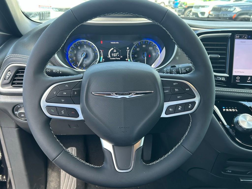 New 2025 Chrysler Pacifica Select w/ Uconnect Theater Family Group image 11
