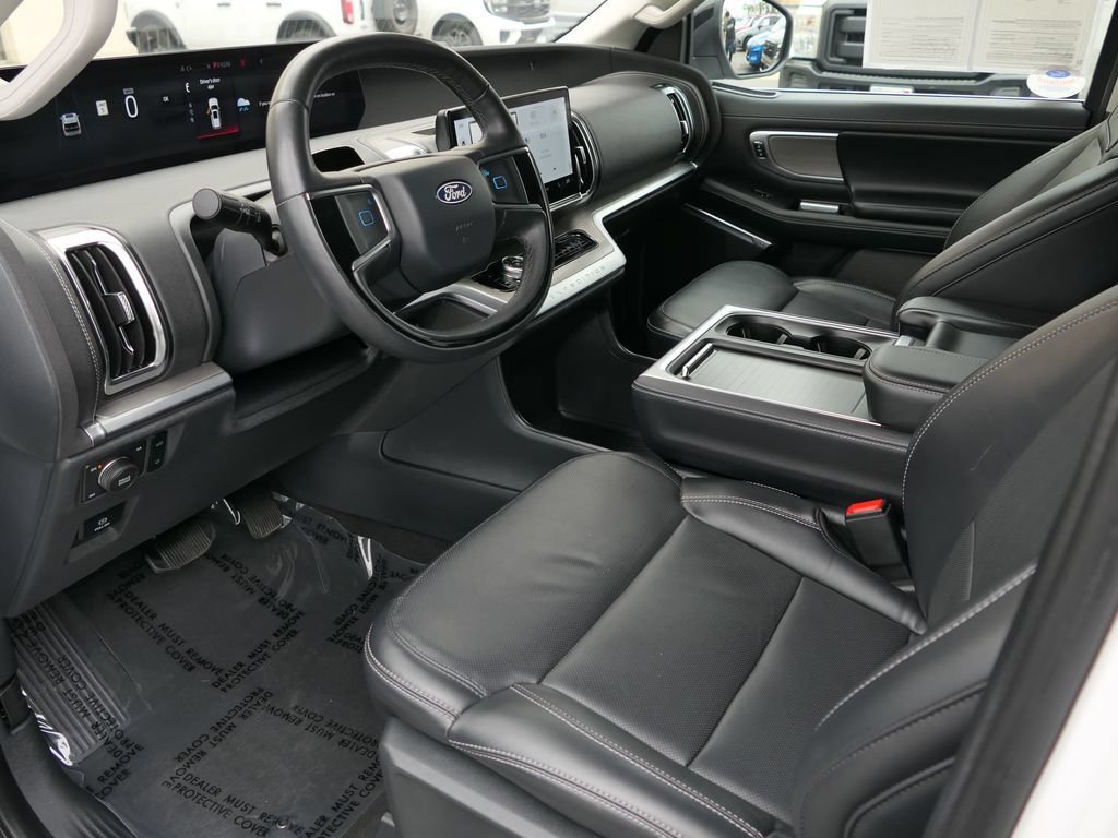 Used 2025 Ford Expedition Max Platinum AWD/4WD image 13