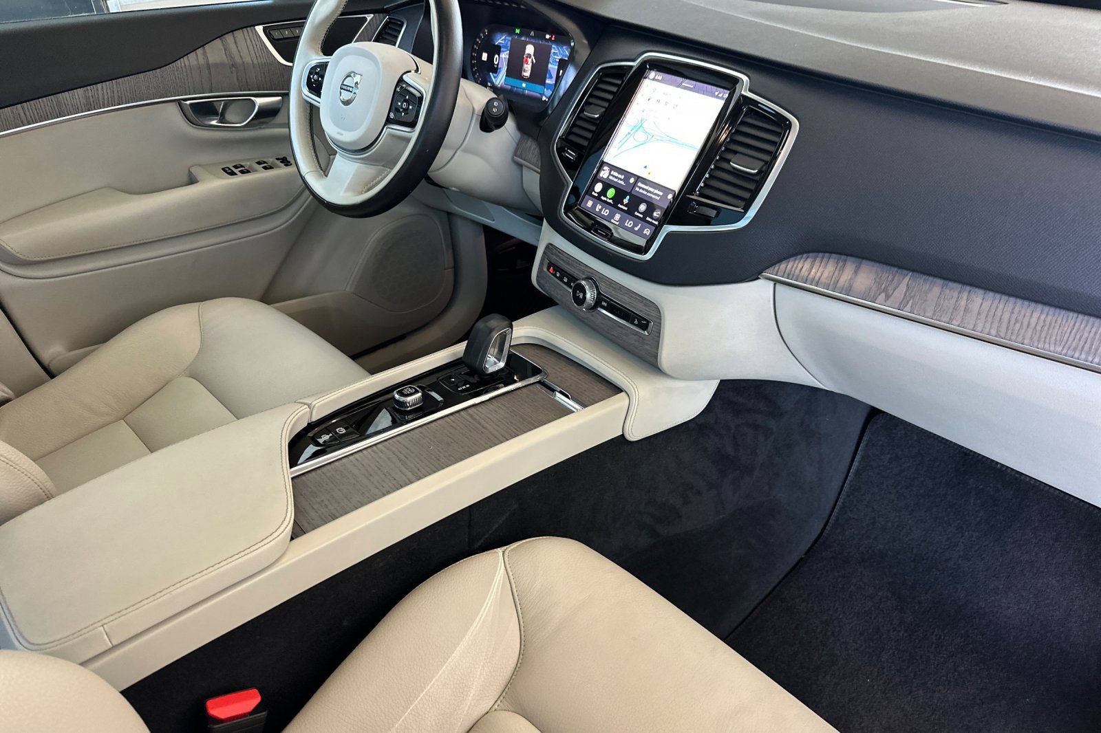 Used 2023 Volvo XC90 B6 Plus w/ Protection Package Premier AWD/4WD image 18