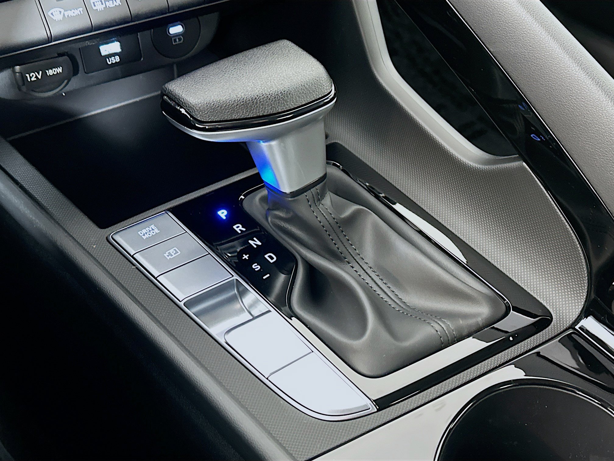 New 2026 Hyundai Elantra Hybrid FWD image 16