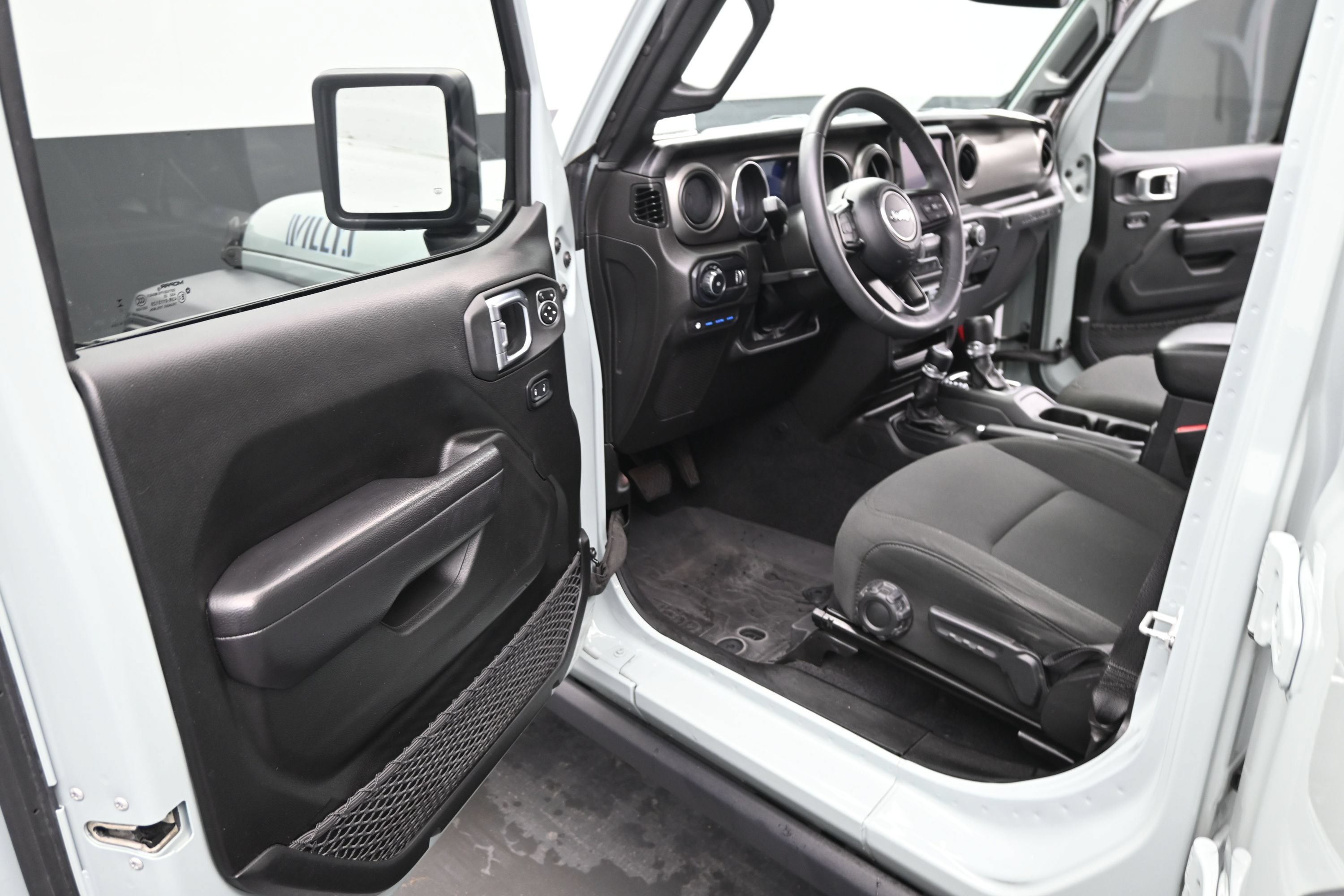 Used 2023 Jeep Wrangler Unlimited w/ 8.4" Radio Group AWD/4WD image 16