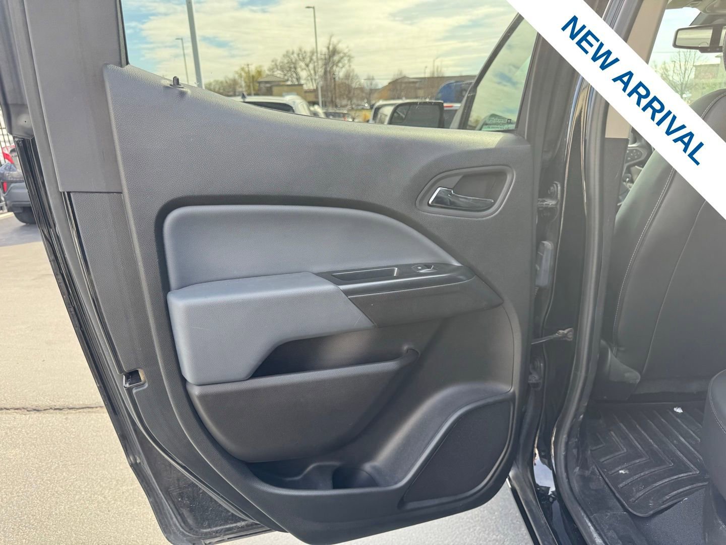 Used 2022 Chevrolet Colorado Z71 w/ Z71 Midnight Edition image 15