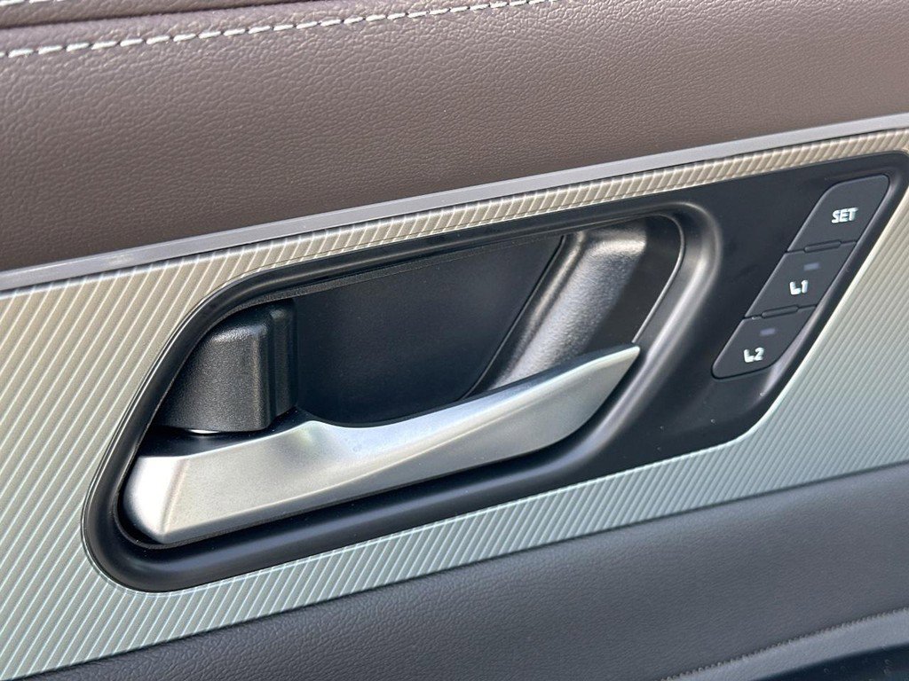 Used 2025 Nissan Murano Platinum image 21