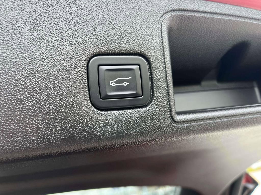 Used 2018 GMC Terrain SLT w/ Preferred Package image 18