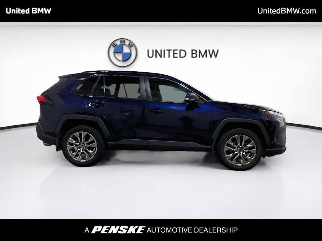 Used 2022 Toyota RAV4 XLE Premium AWD/4WD image 4