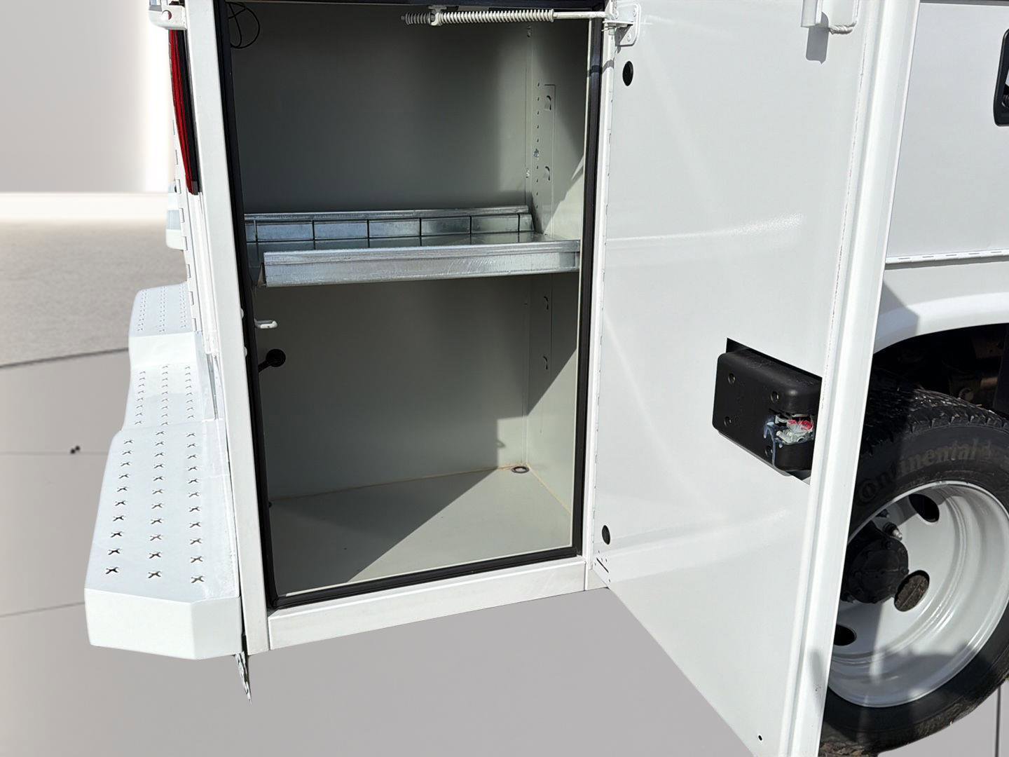 New 2026 Ford F550 4x4 Crew Cab image 19